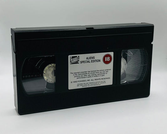 Aliens (Widescreen Version) (18)