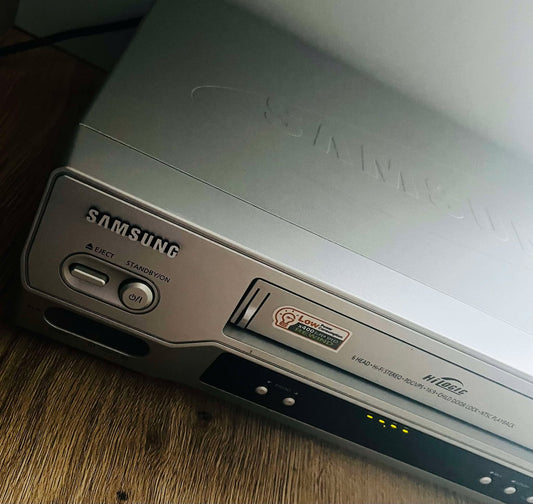 Samsung SV-661B Video Recorder + Remote + Scart to HDMI Lead + 3 VHS Video Tapes