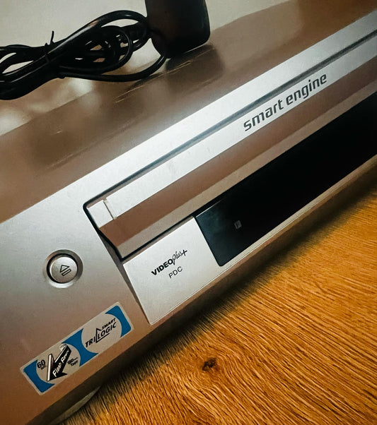 Sony SLV-SE220 VCR + Scart Lead