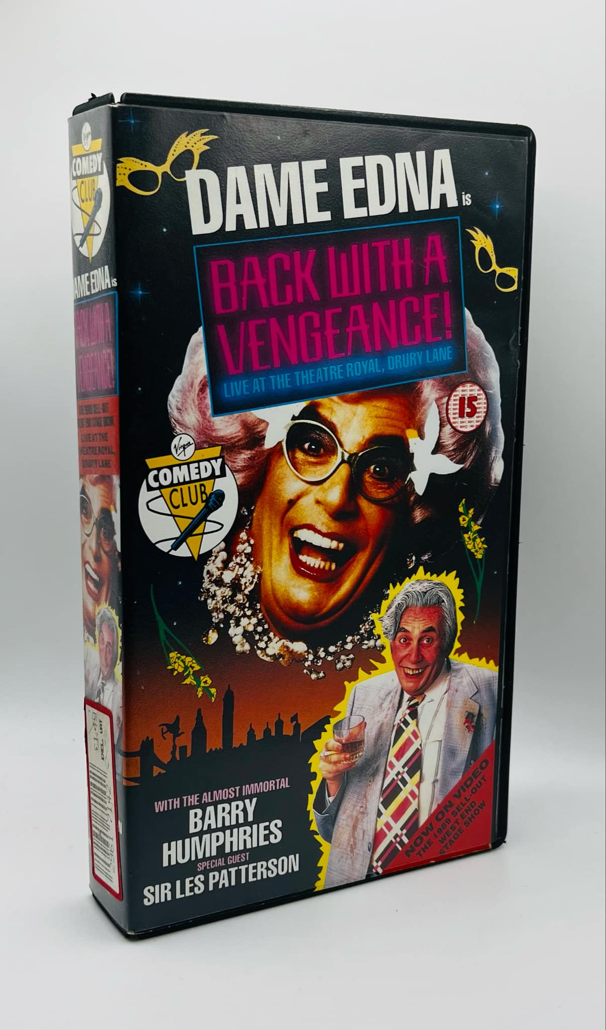 Dame Edna (Back With A Vengeance!) (15)
