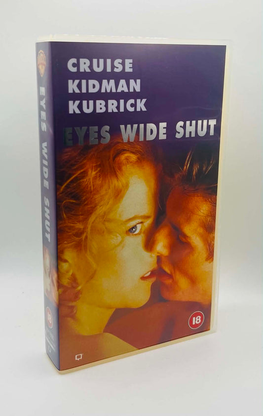Eyes Wide Shut (18)