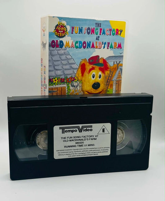 The Fun Song Factory (At Old Macdonald's Farm) (U)