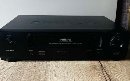 Philips VR200 Video Recorder + Scart to HDMI Lead + 3 VHS Video Tapes