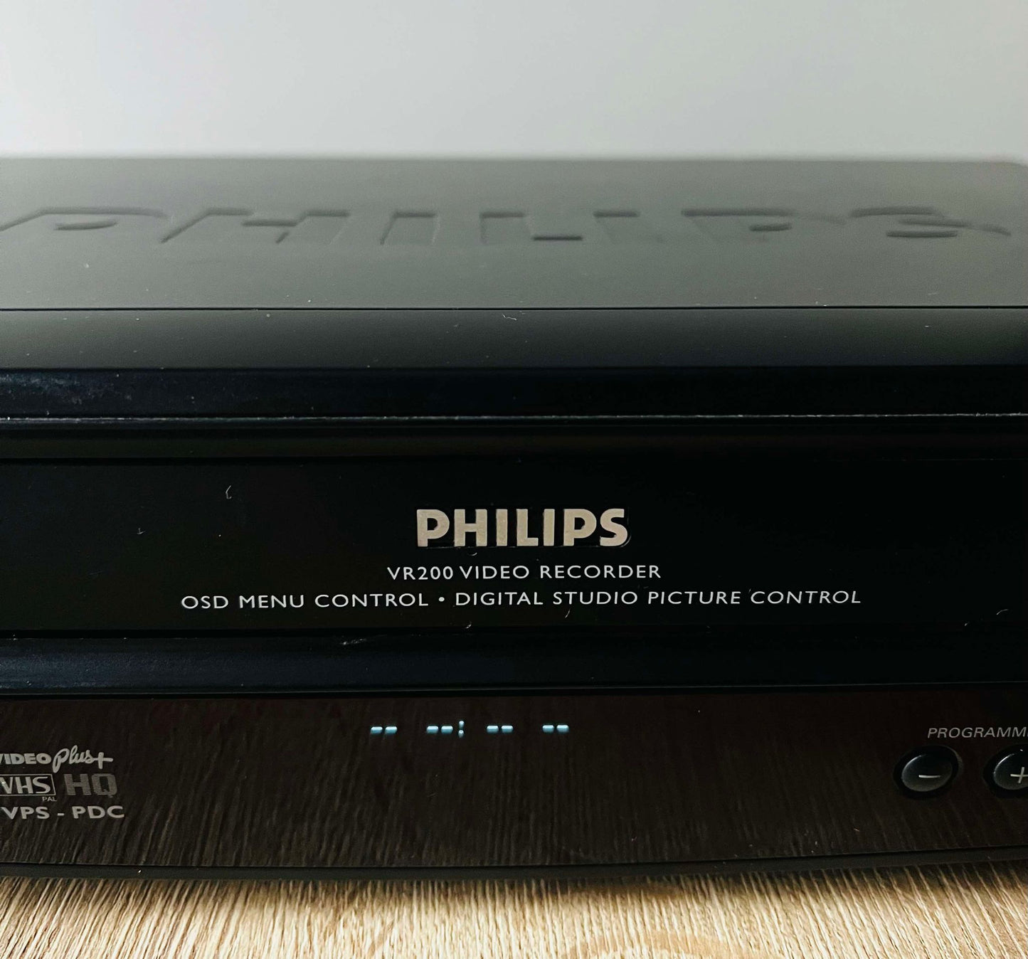 Philips VR200 Video Recorder + Scart to HDMI Lead + 3 VHS Video Tapes