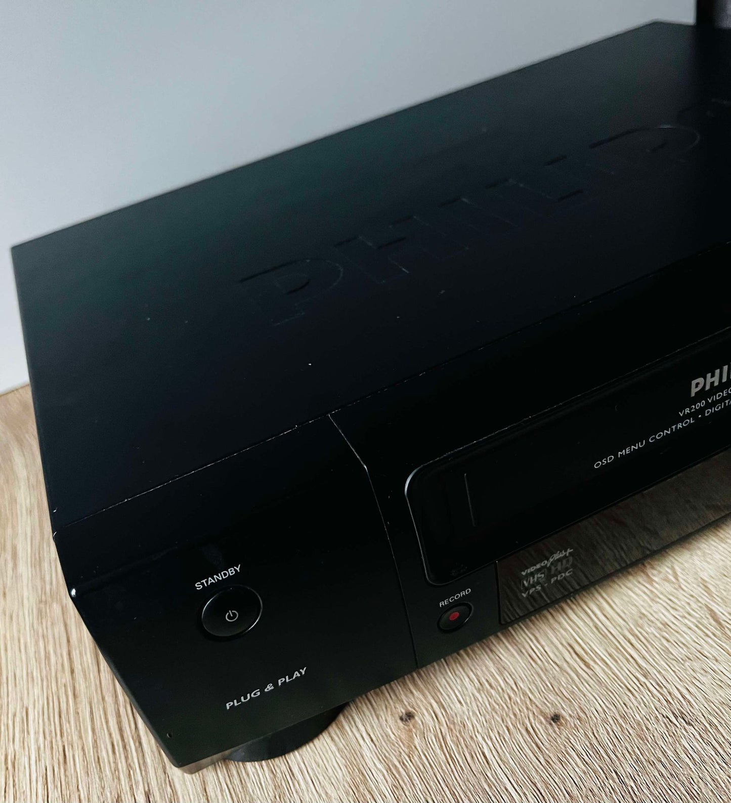 Philips VR200 Video Recorder + Scart to HDMI Lead + 3 VHS Video Tapes