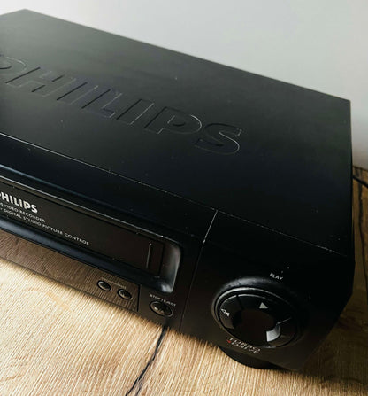 Philips VR200 Video Recorder + Scart to HDMI Lead + 3 VHS Video Tapes