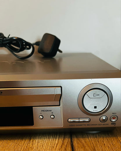 Sony SLV-SE220 VCR + Scart Lead